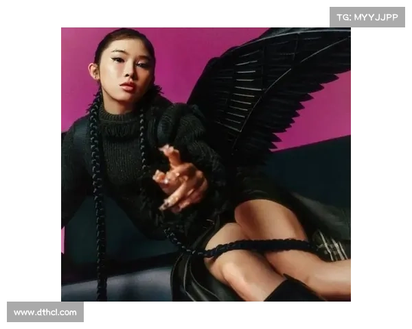 手套摘下的那一刻:格斗赛场的别样温度 手套摘下的那一刻:格斗赛场的别样温度